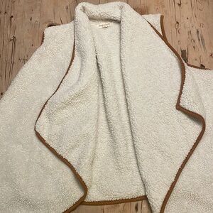 Song n Spirit White Faux Fur Suede Piping Waterfall Vest Size L